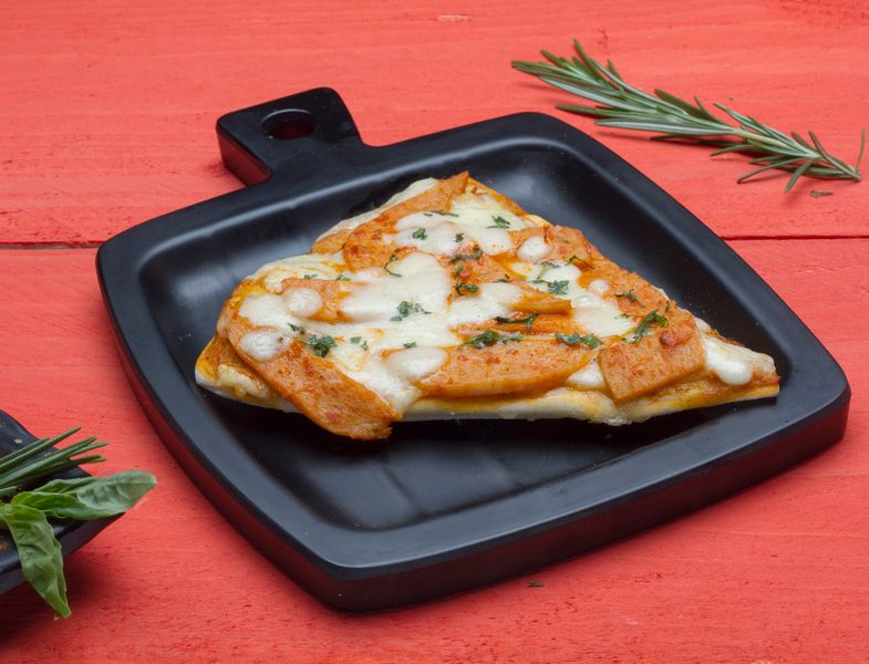 pizza factory four cheese white pizza